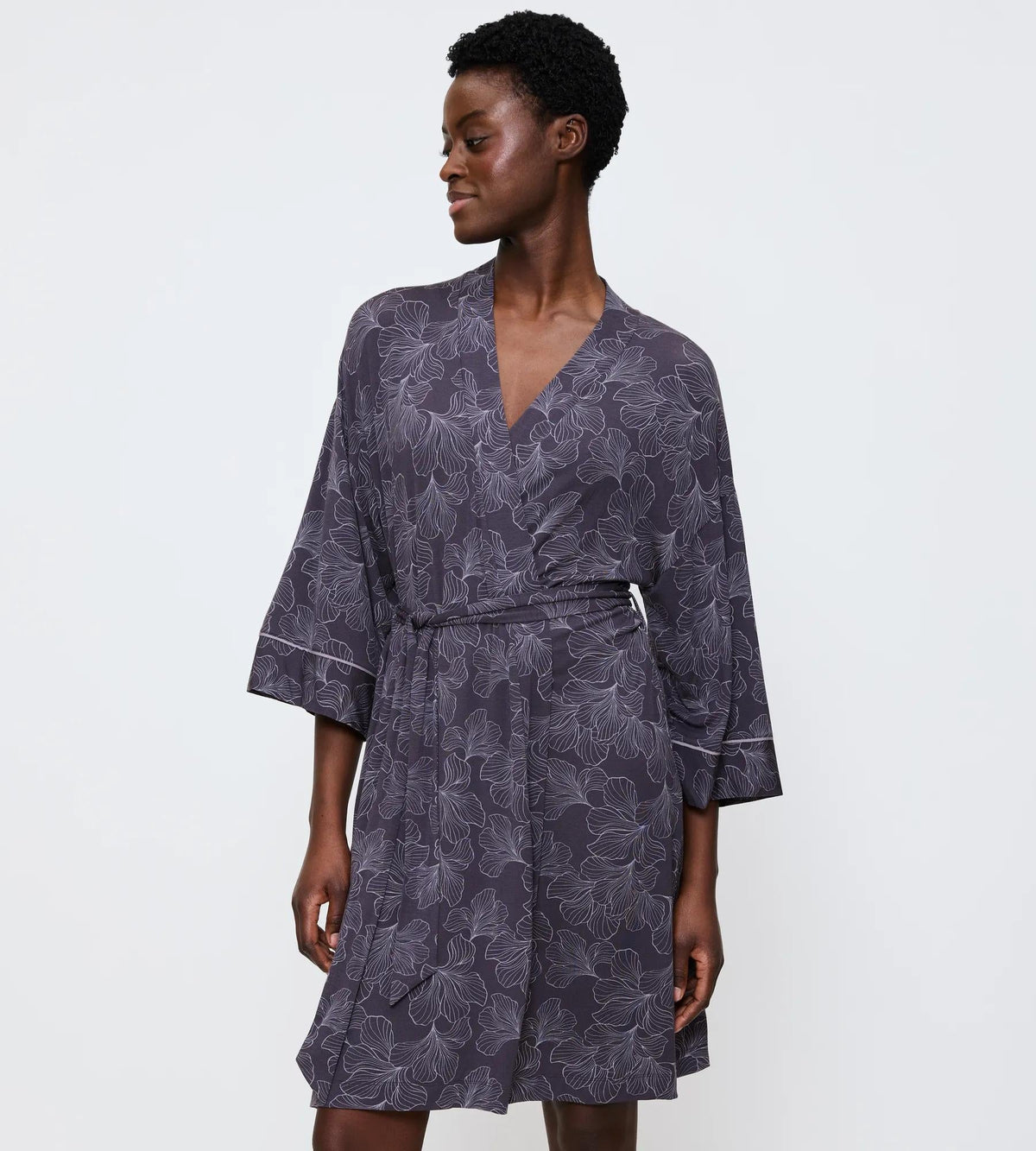 Triumph Aura Spotlight Robe 01 One Piece DAY ALL