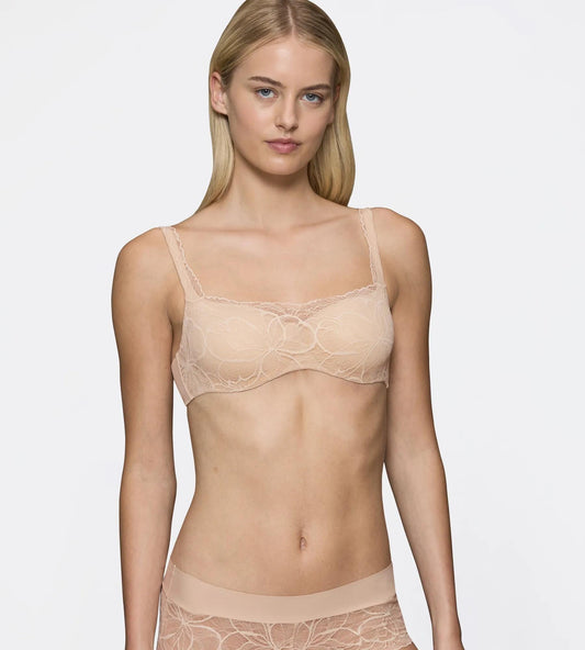 Triumph Body Make-Up Illusion Lace Balconette Bra
