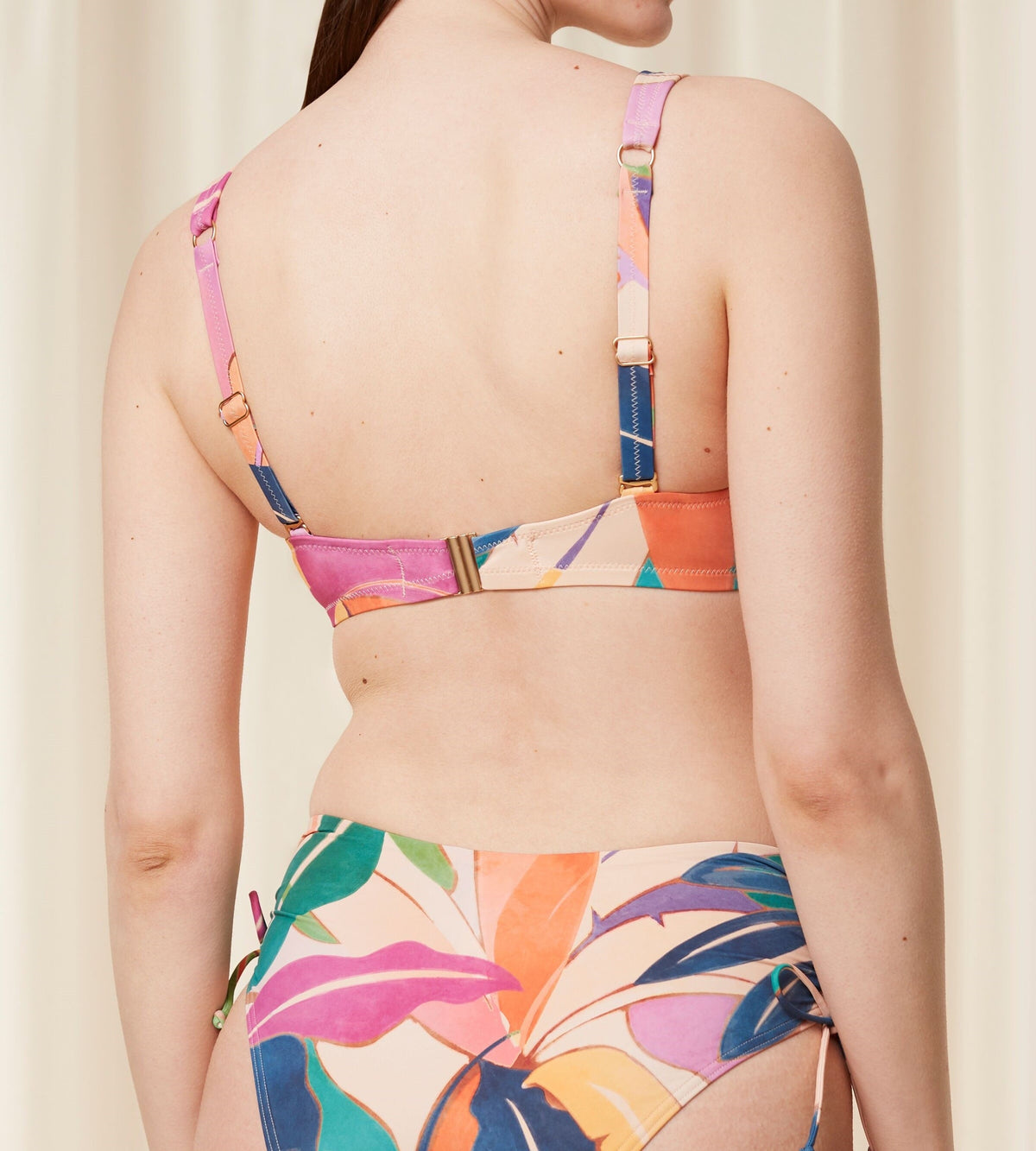 Summer Allure Underwired bikini top with pads