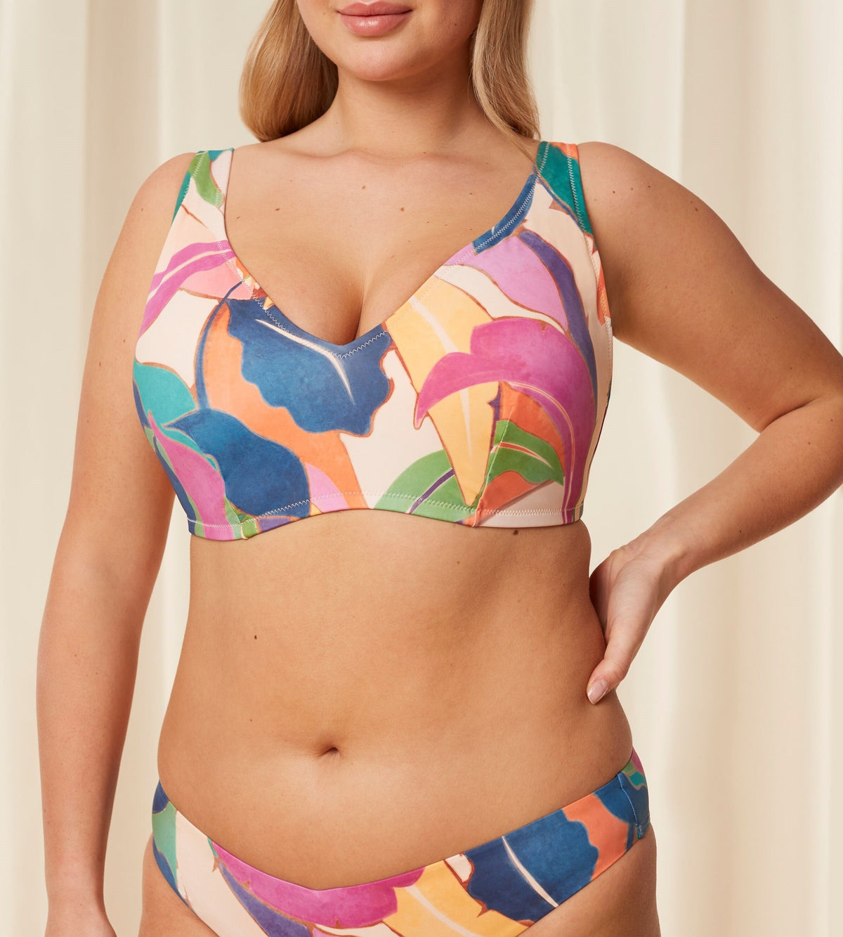 Summer Allure Underwired bikini top with pads