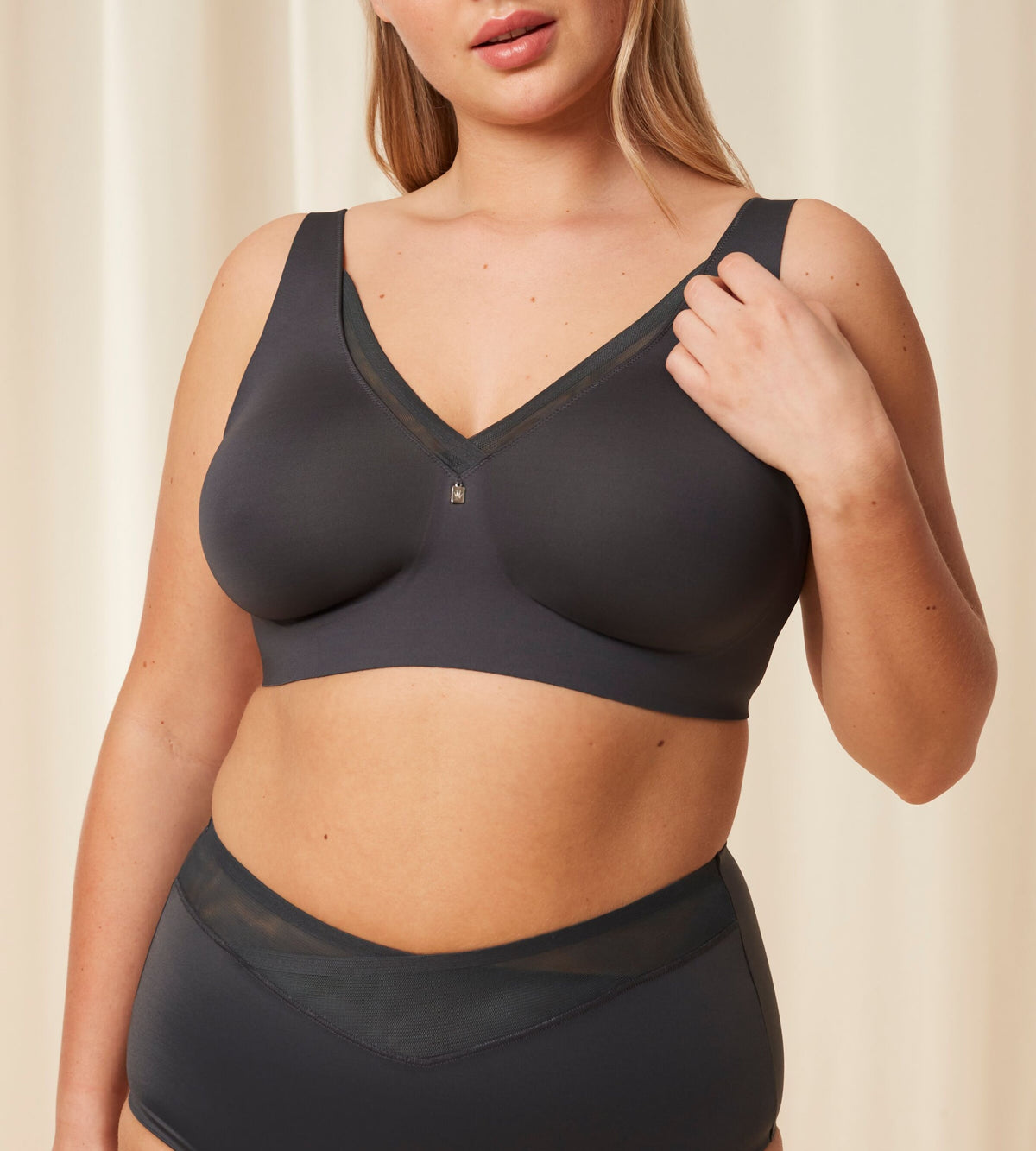 True Shape Sensation Wireless Minimiser Bra