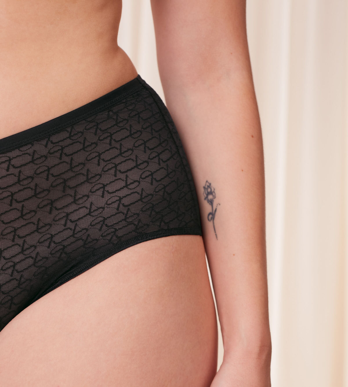 Triumph Signature Sheer