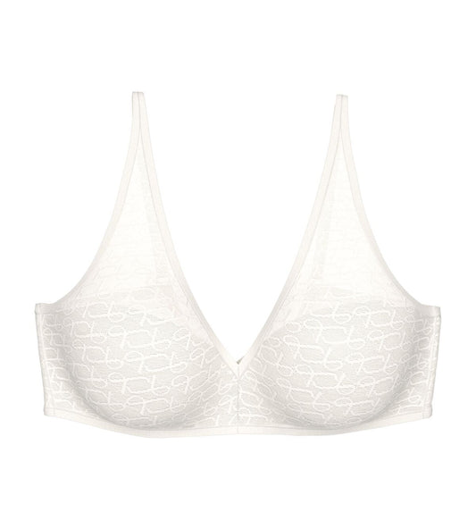 Triumph Signature Sheer